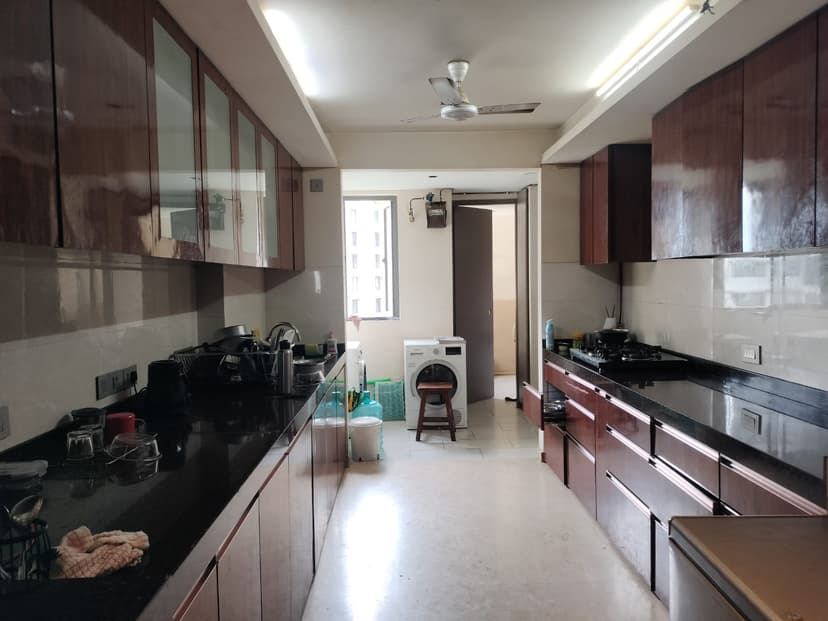Spacious 5 BHK Available for Lease image 3