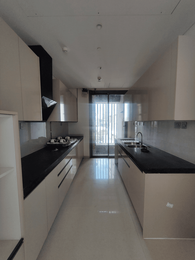 4 BHK Apartment at Prabhadevi image 1